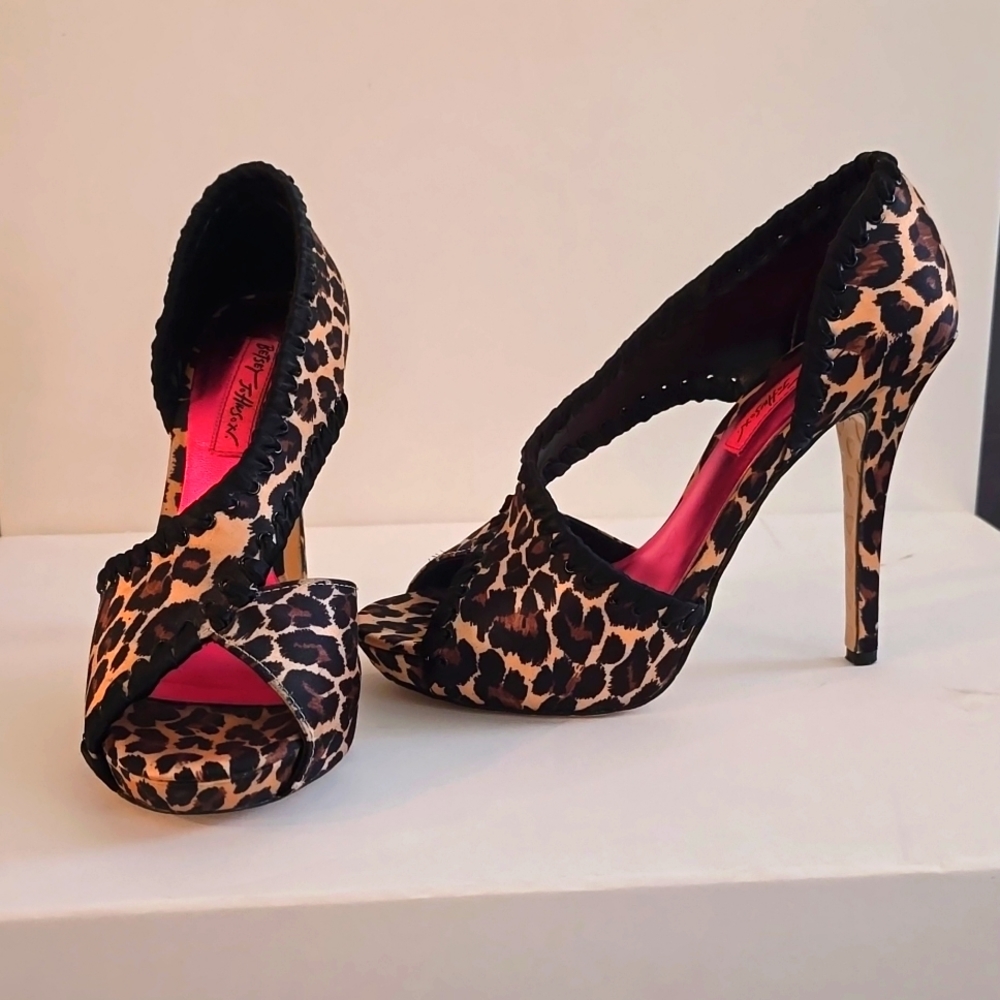 Betsey Johnson Walter Leopard Heels NWOT